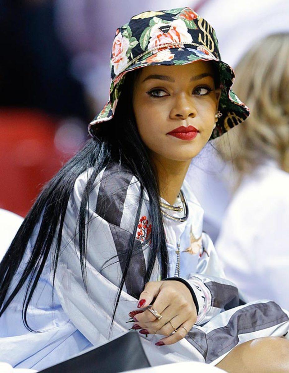 140512122003-rihanna-0508-single-image-cut.jpg